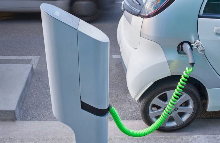 Elektrikli Araçlar Ve Şarj İstasyonları